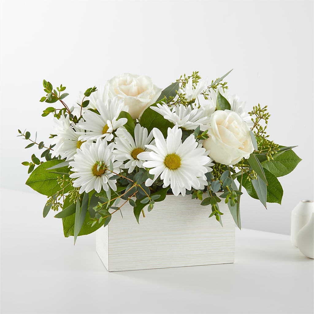 Fresh Linen Box Bouquet – Paiges Petals Floral Design, Stanton MI