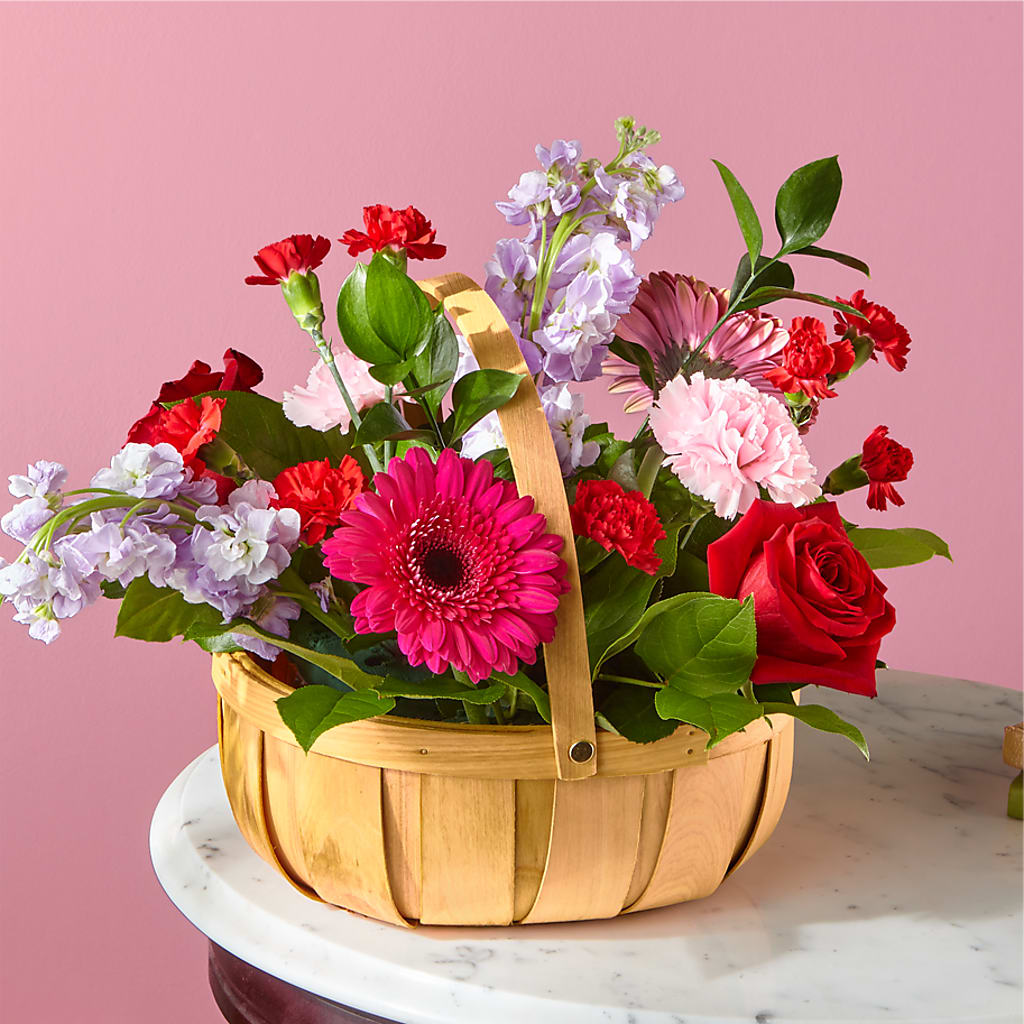 Pink Picnic Basket – Paiges Petals Floral Design, Stanton MI