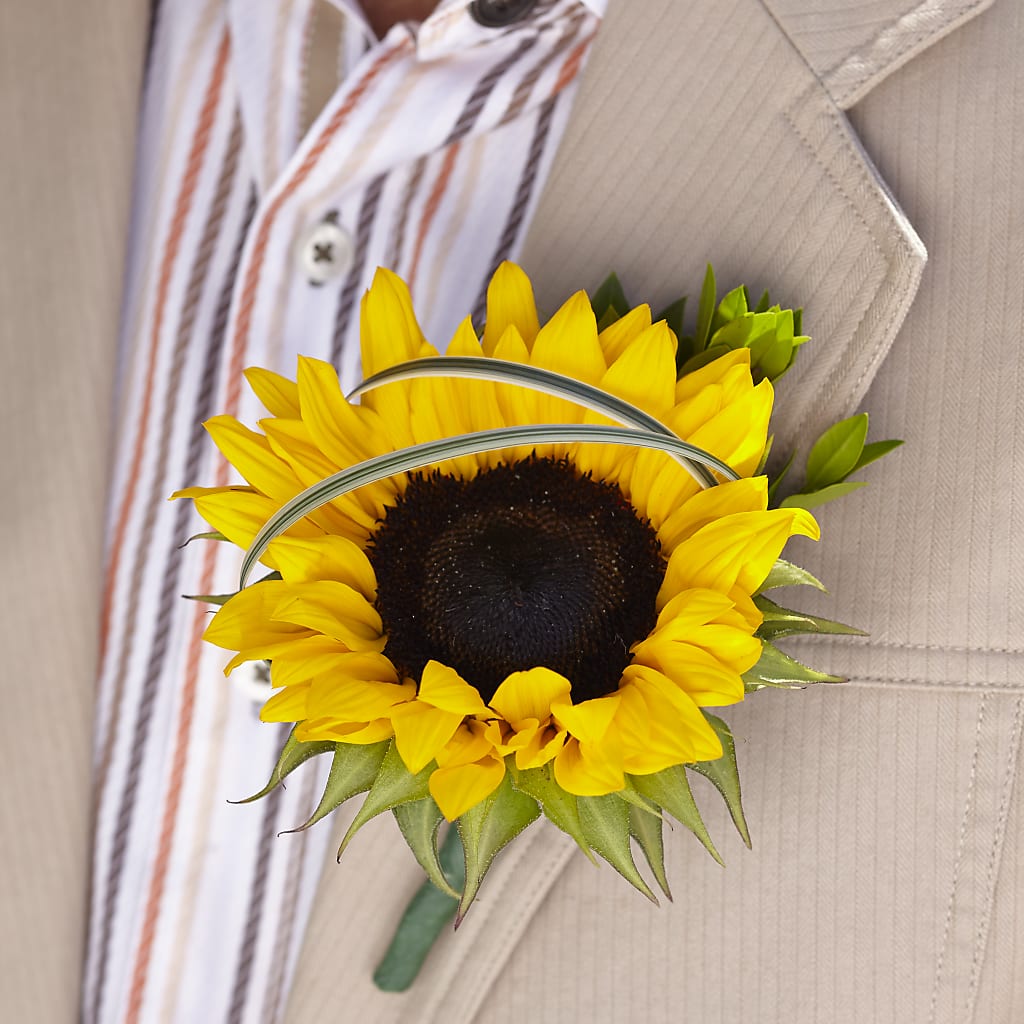 Free Spirit Boutonniere – Paiges Petals Floral Design, Stanton MI