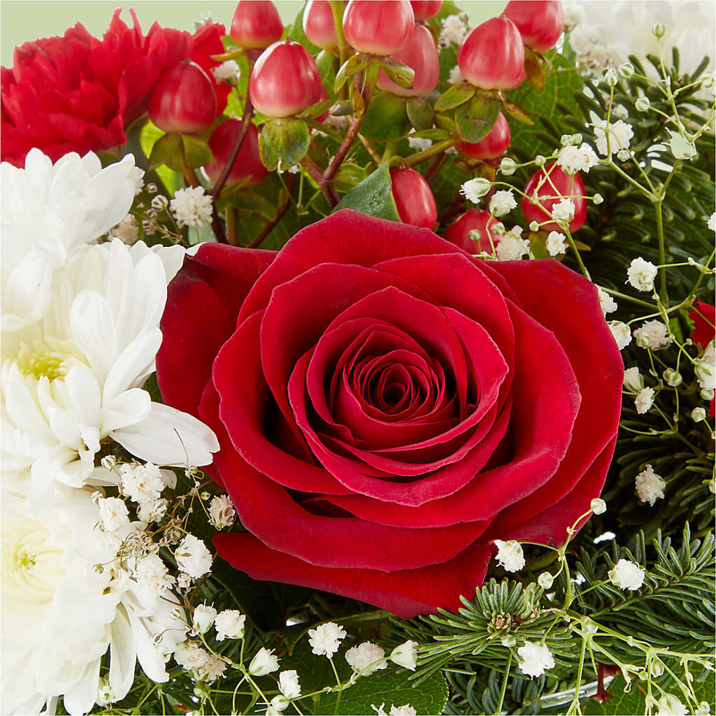 Chance of Flurries Bouquet –  Paiges Petals Floral Design, Stanton MI
