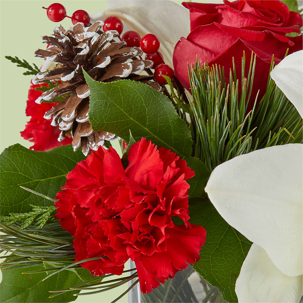 Glistening Icicles Bouquet –  Paiges Petals Floral Design, Stanton MI